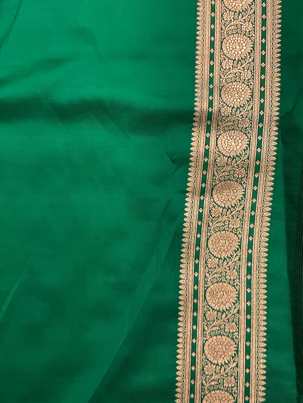 Handloom Banarasi Silk Saree in Purple with Contrast Dark Green Border & Designer Pallu