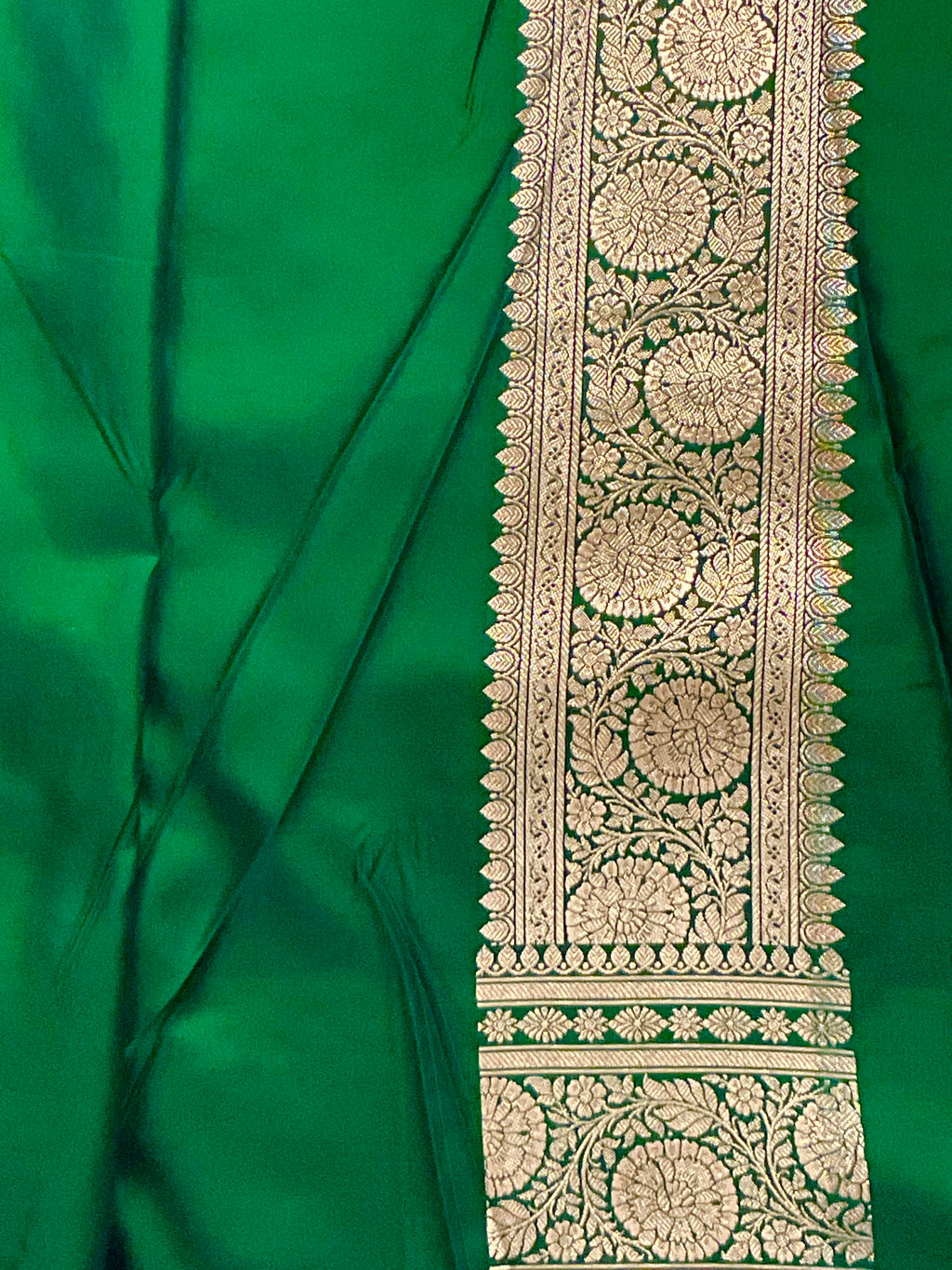Handloom Banarasi Silk Saree in Red with Gold Zari Border & Contrast Green Zari Pallu