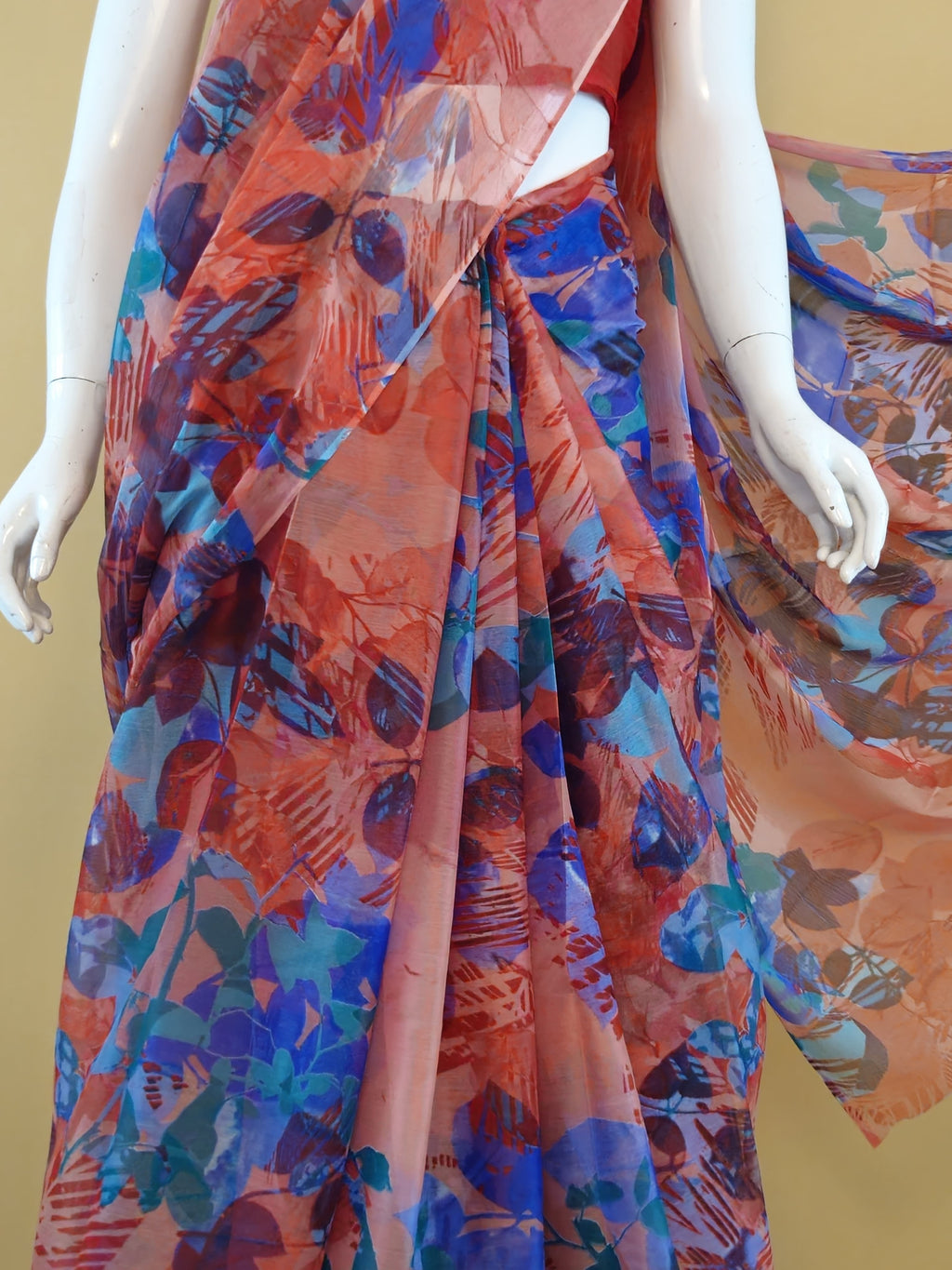 Garden Vareli Nara Chiffon Saree (Saree Only) — Red