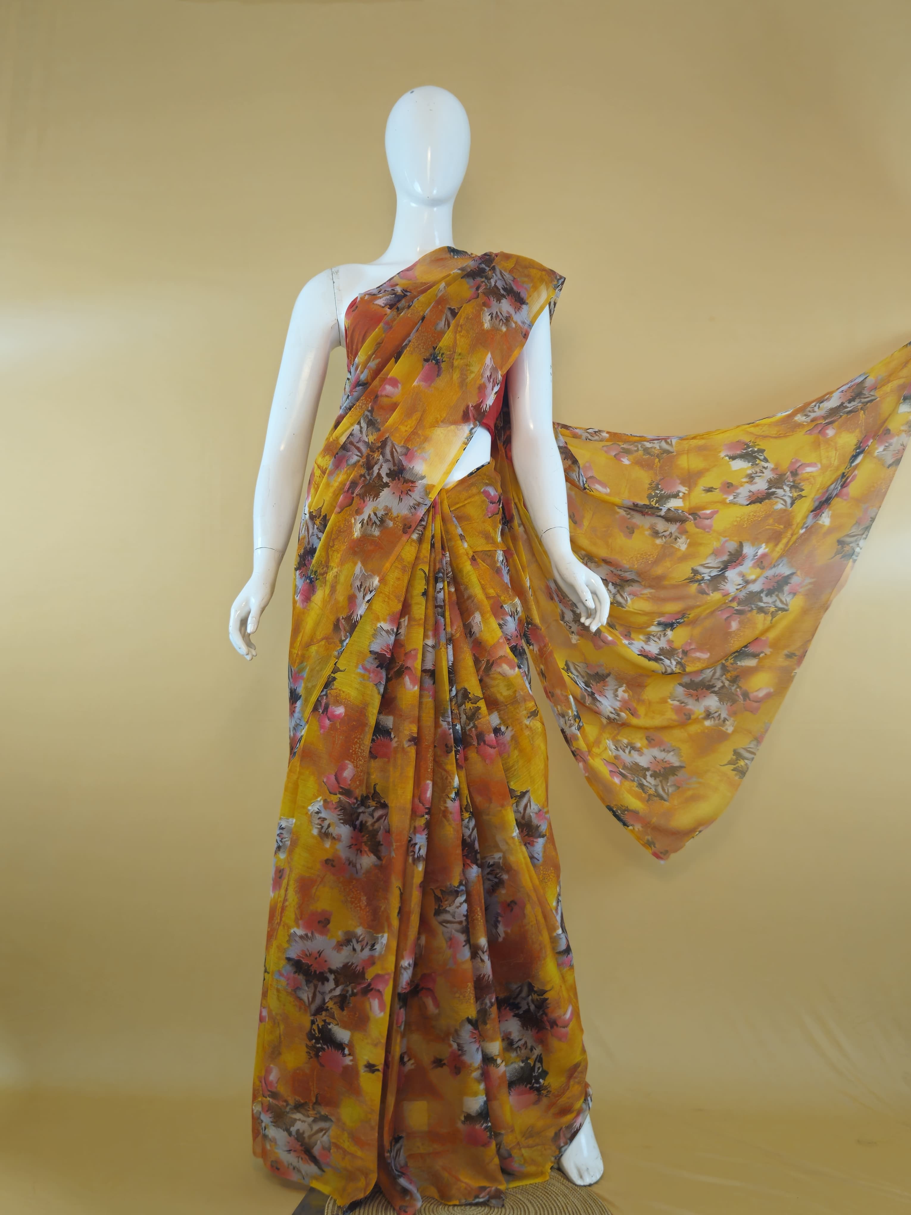 Garden Vareli Nara Chiffon Saree (Saree Only) — Coral