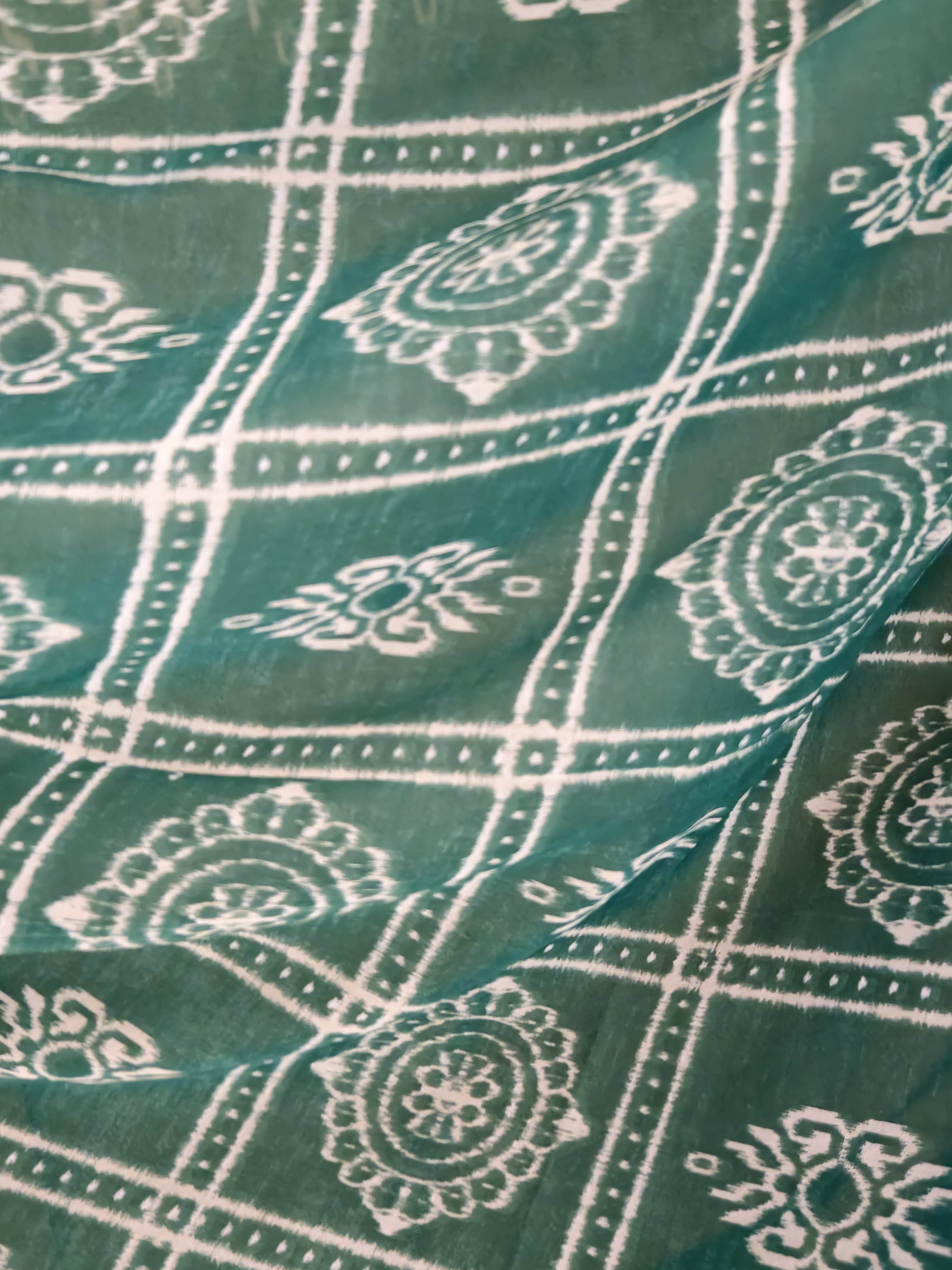 Garden Vareli Lentus Pochampally Ikkat Saree with Blouse — Green