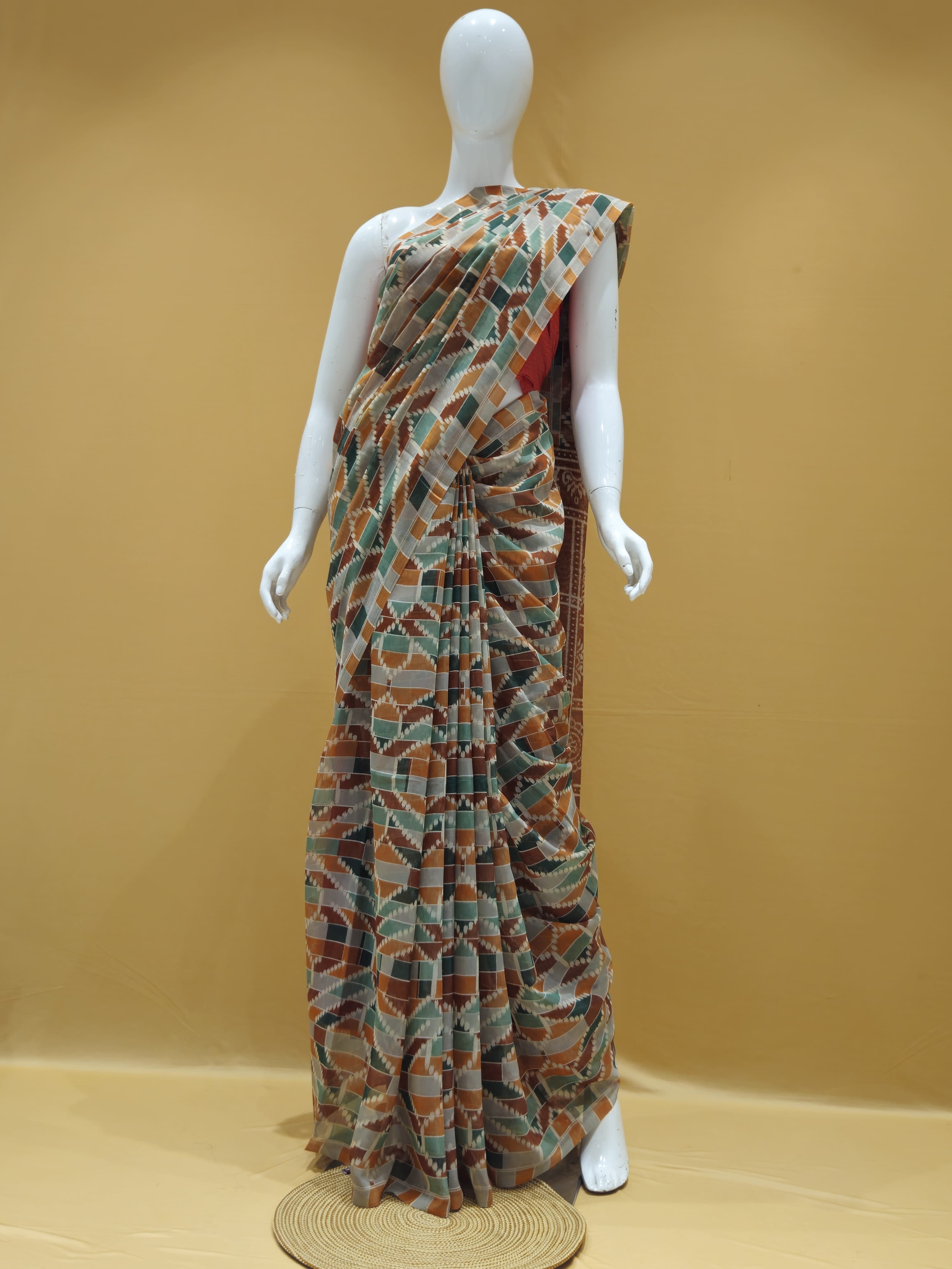 Garden Vareli Lentus Pochampally Ikkat Saree with Blouse — Orange
