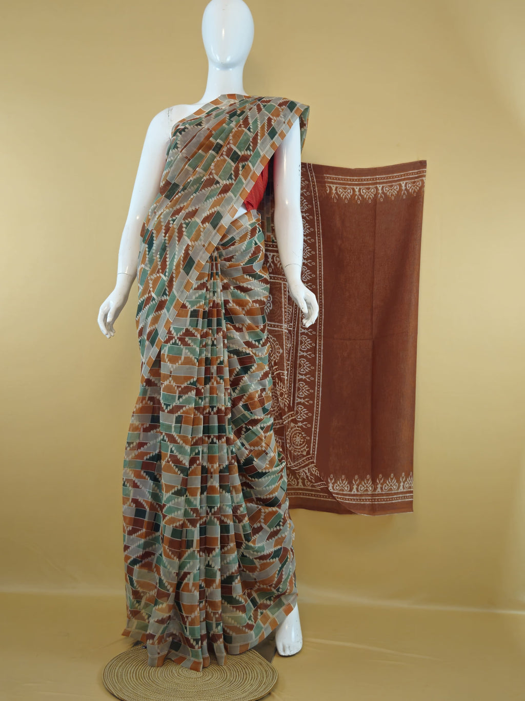 Garden Vareli Lentus Pochampally Ikkat Saree with Blouse — Orange