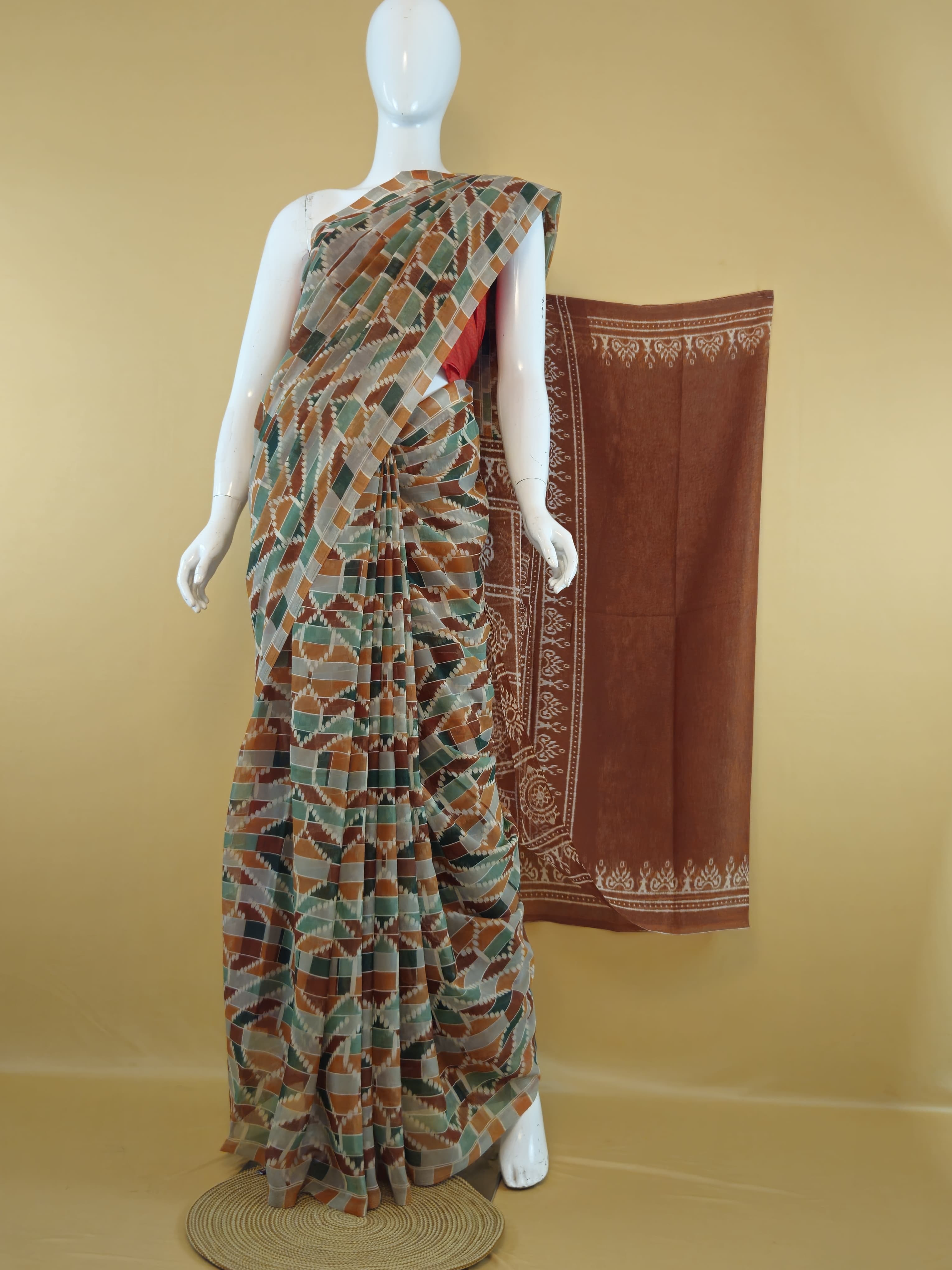 Garden Vareli Lentus Pochampally Ikkat Saree with Blouse — Orange