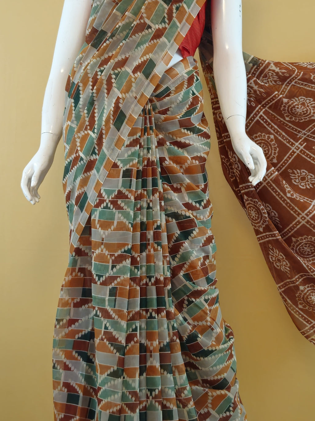 Garden Vareli Lentus Pochampally Ikkat Saree with Blouse — Orange