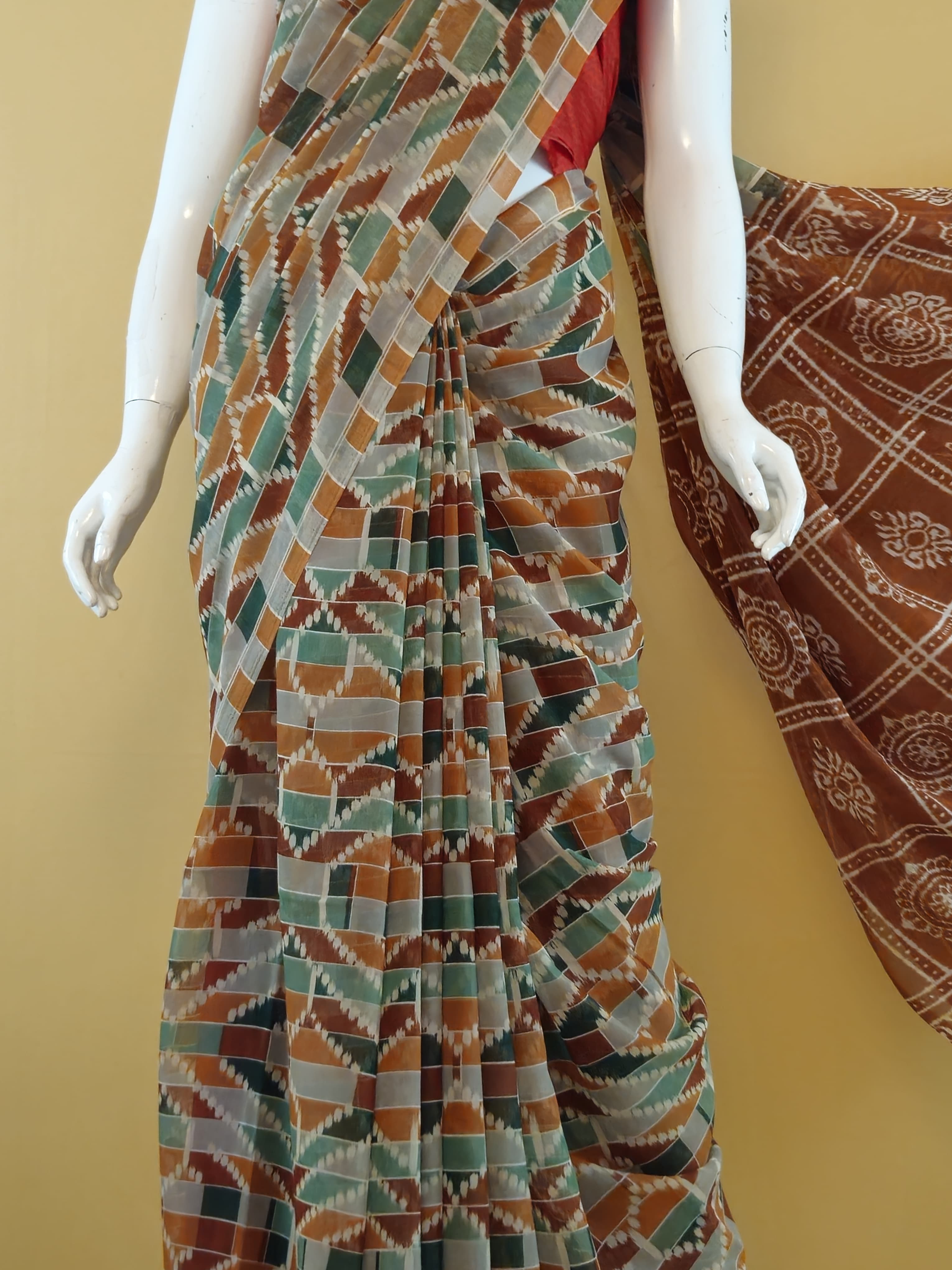 Garden Vareli Lentus Pochampally Ikkat Saree with Blouse — Orange