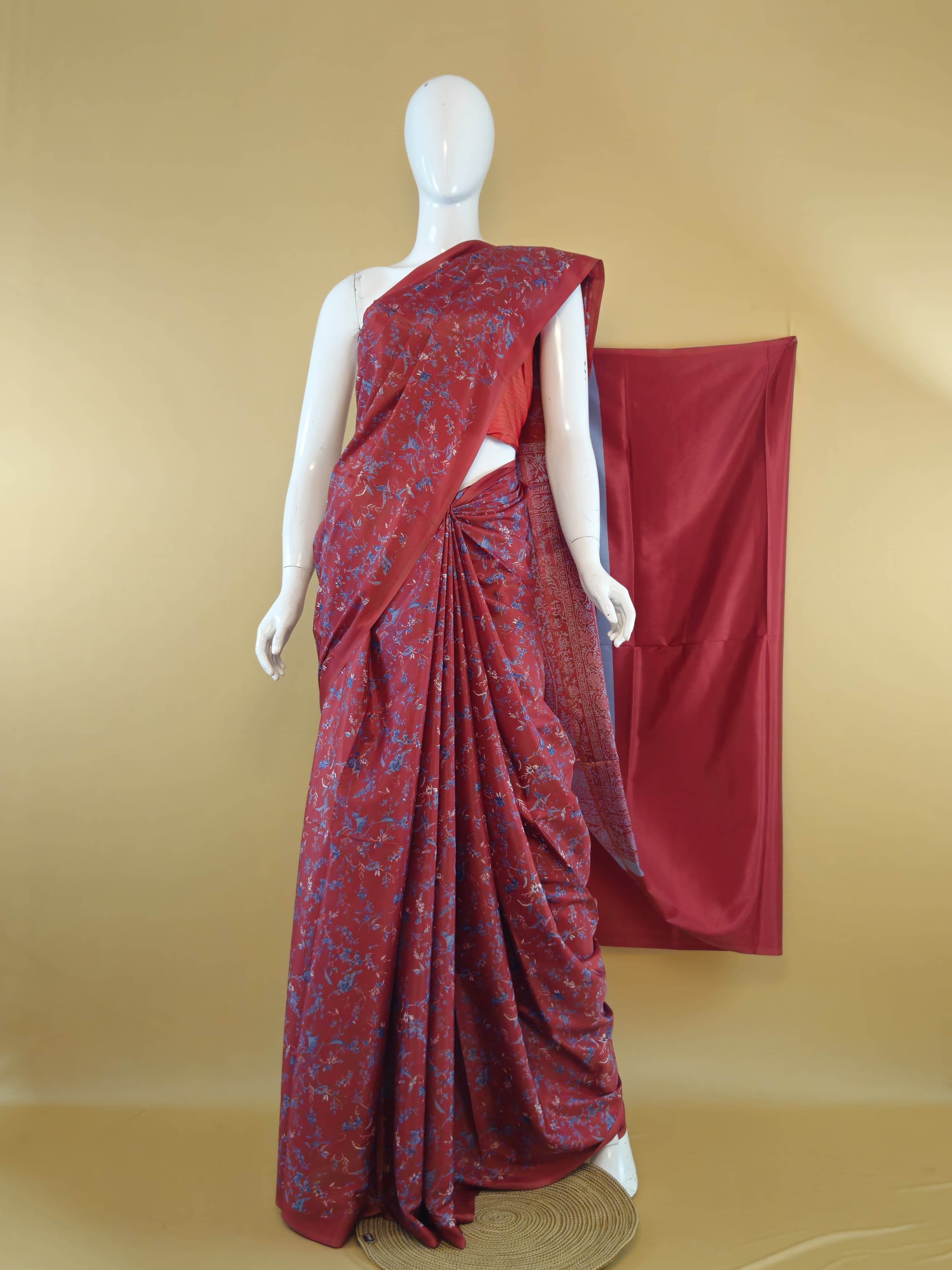 Garden Vareli Super Como Crepe Saree with Blouse — Multicolour
