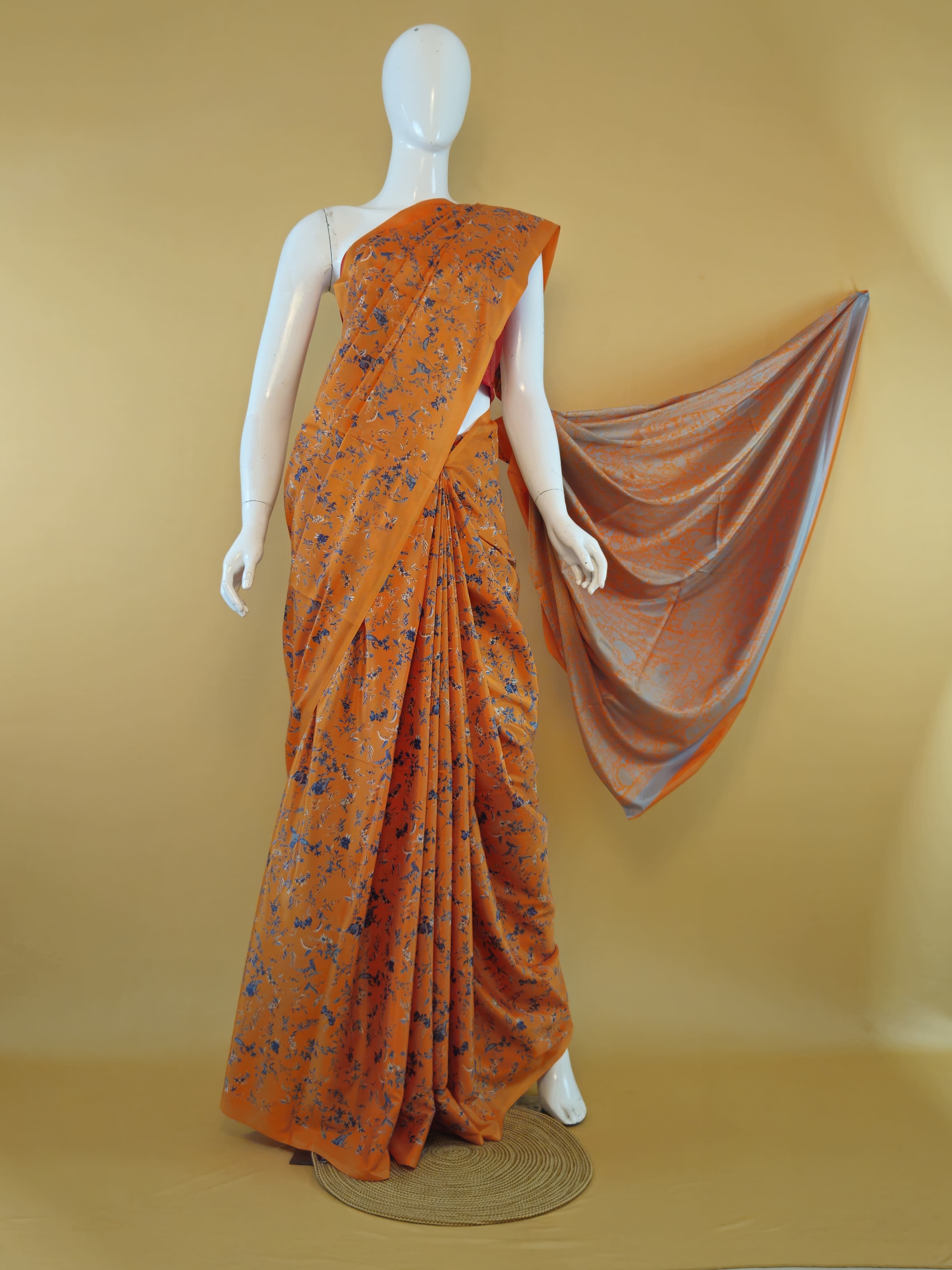 Garden Vareli Super Como Crepe Saree with Blouse — Peach