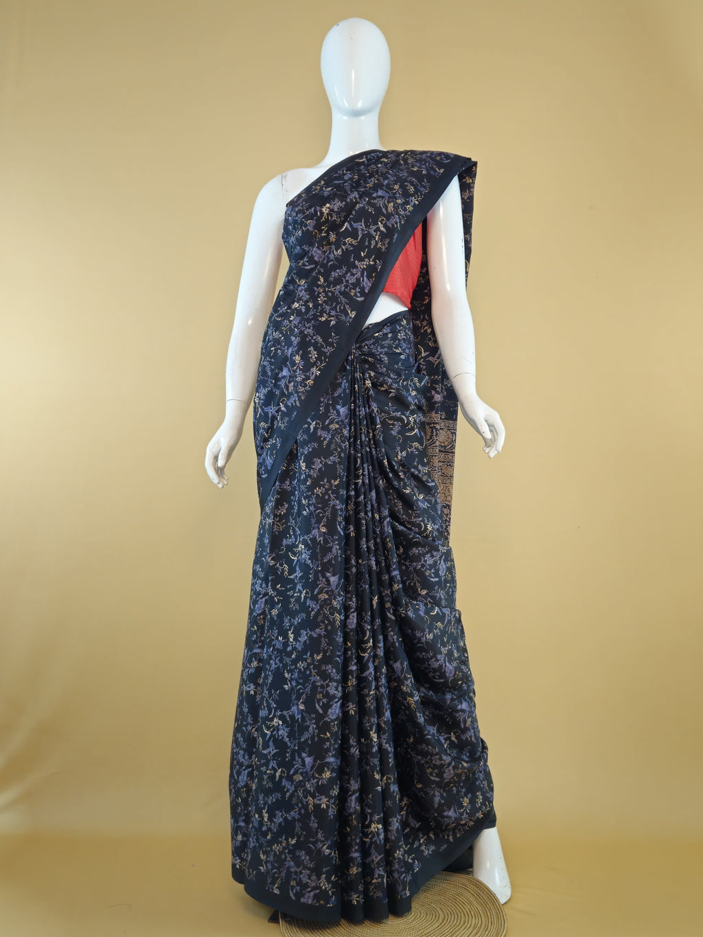 Garden Vareli Super Como Crepe Saree with Blouse — Black