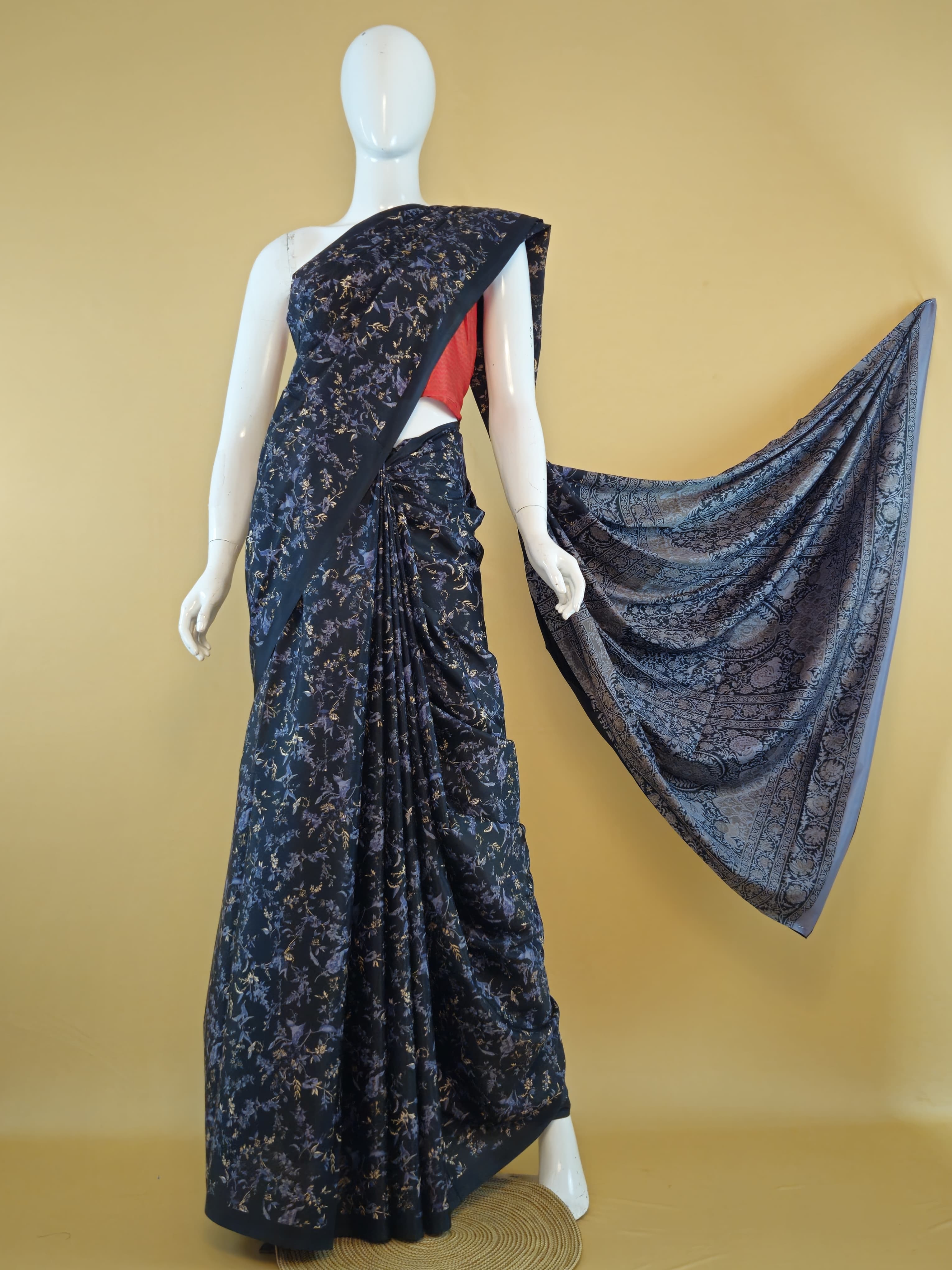 Garden Vareli Super Como Crepe Saree with Blouse — Black