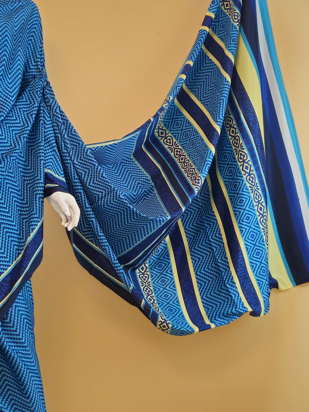 Garden Vareli Como Crepe Saree with Blouse — Blue