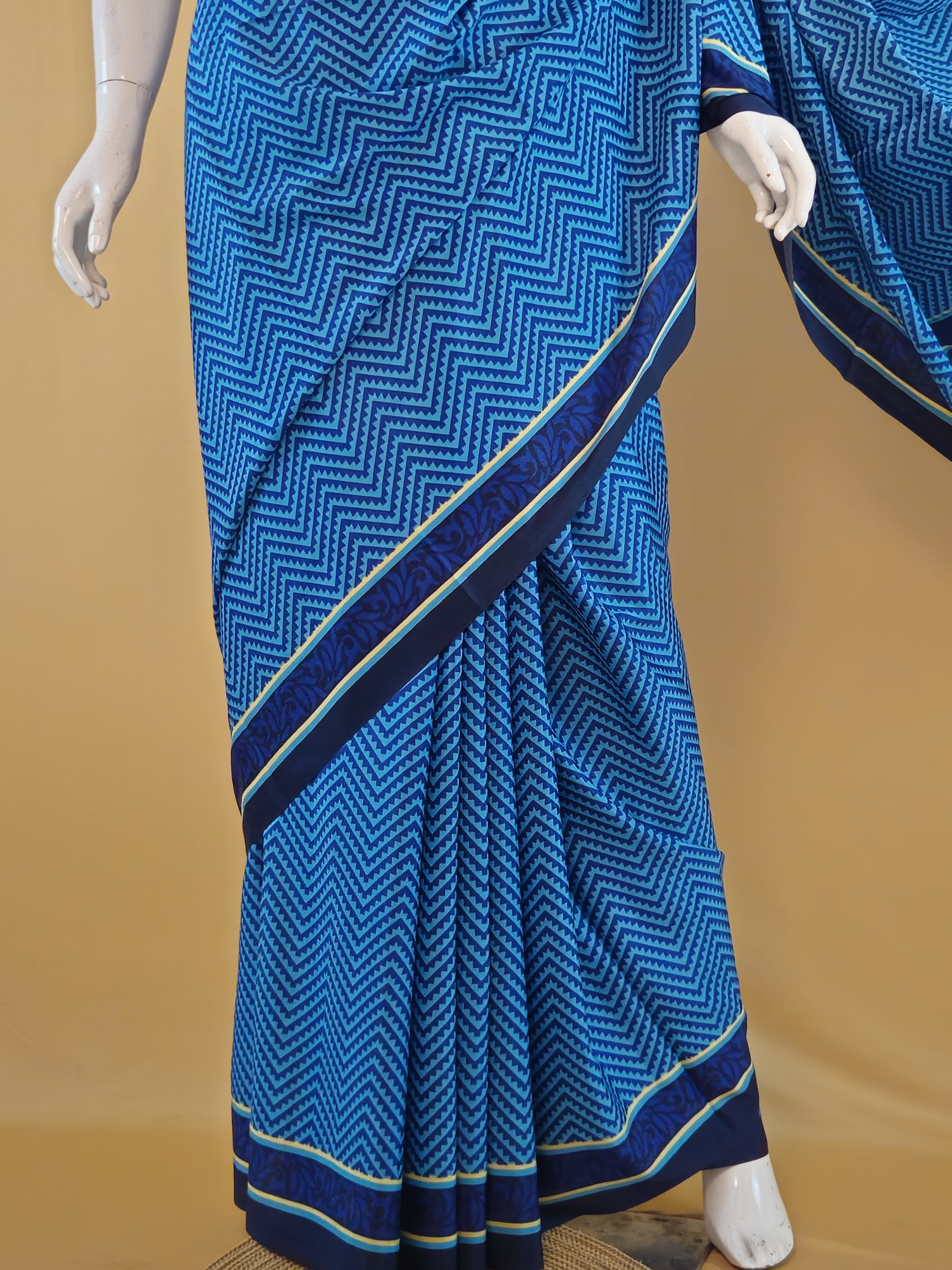 Garden Vareli Como Crepe Saree with Blouse — Blue