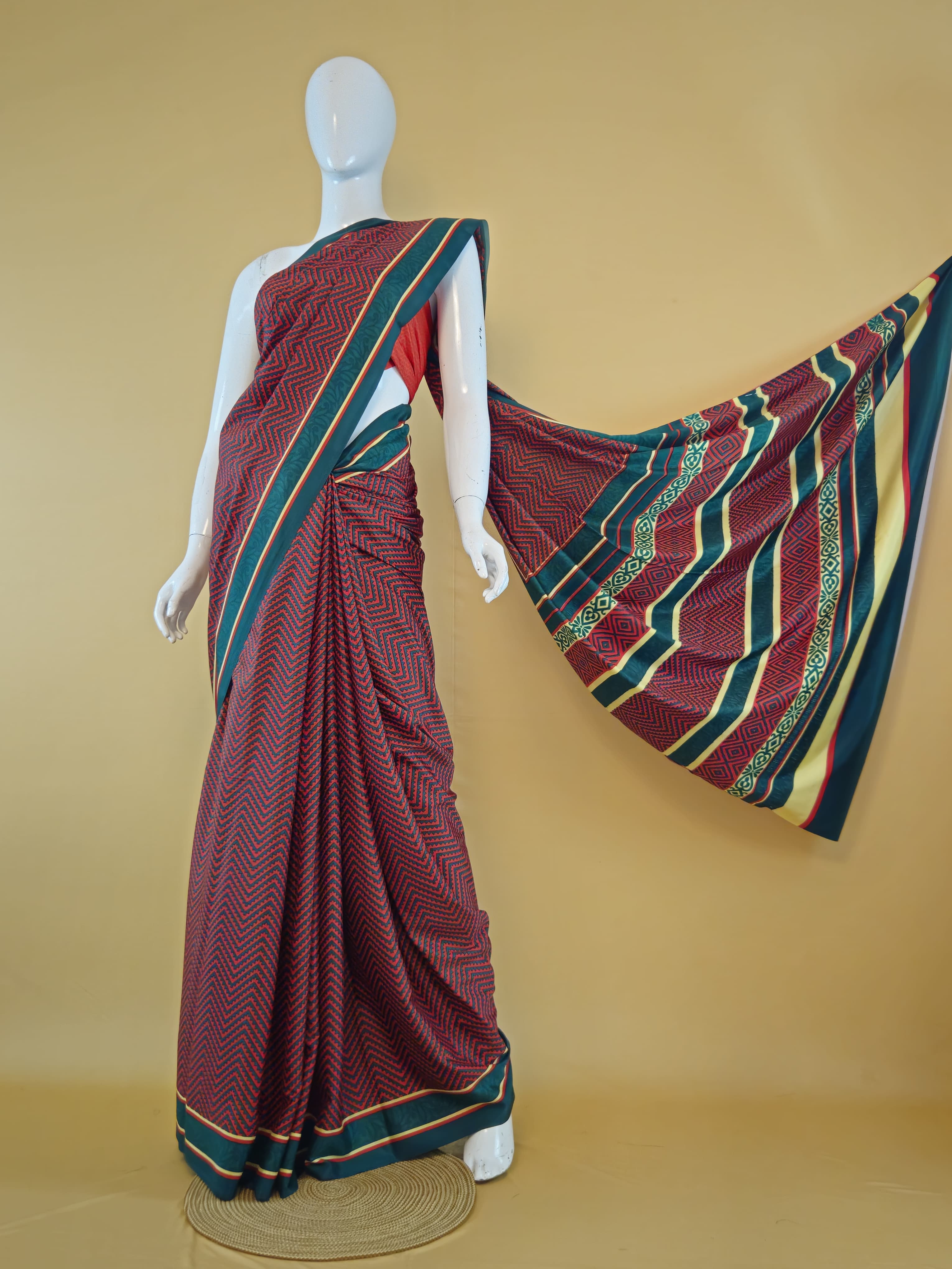 Garden Vareli Como Crepe Saree with Blouse — Red