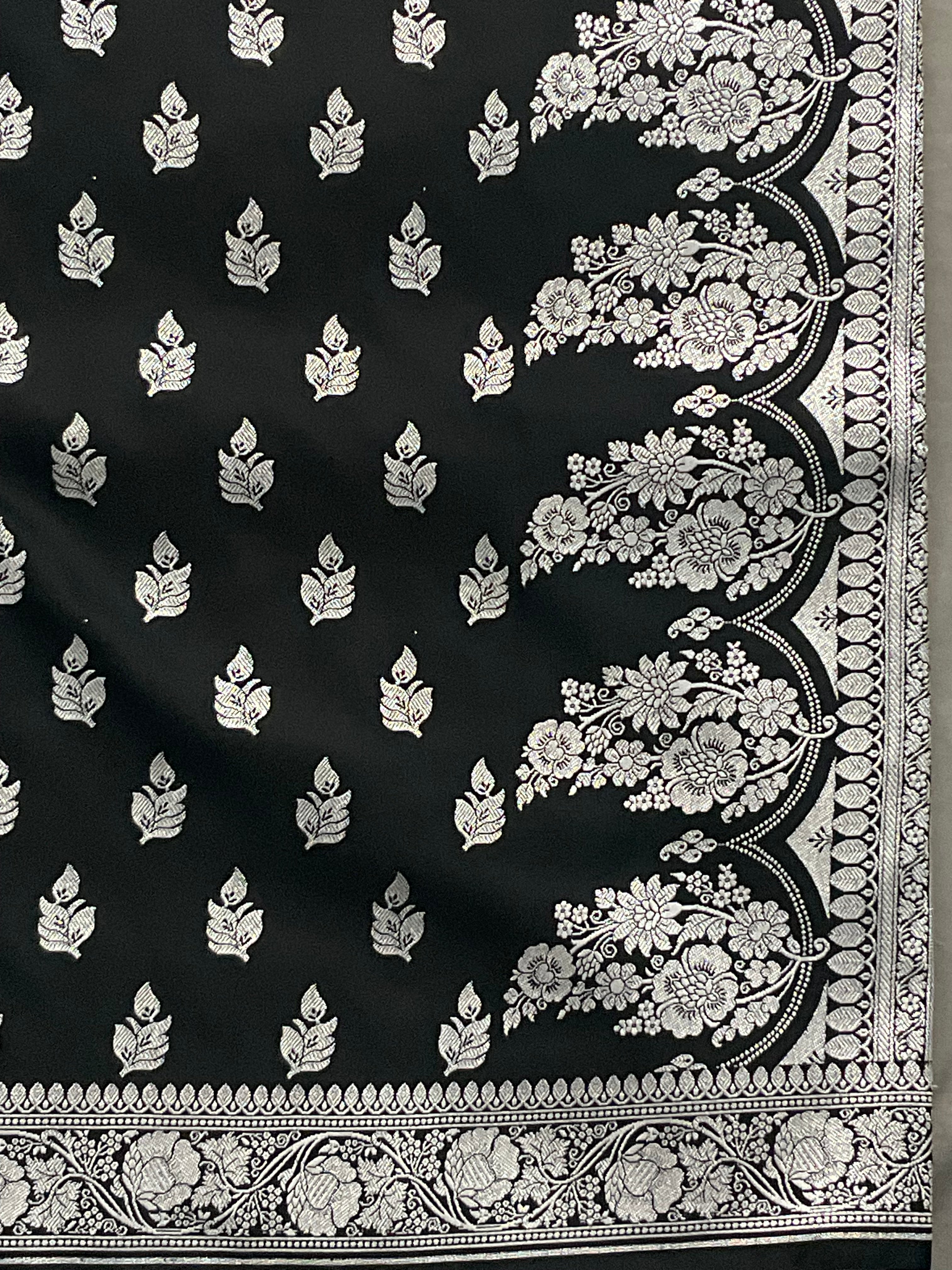Handloom Banarasi Silk Saree in Black with Silver Zari Border & Designer Zari Pallu