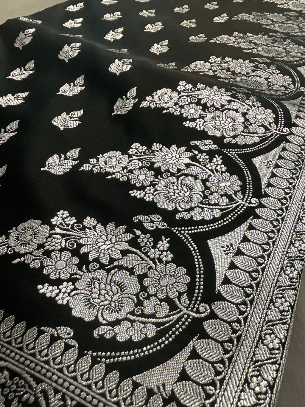 Handloom Banarasi Silk Saree in Black with Silver Zari Border & Designer Zari Pallu