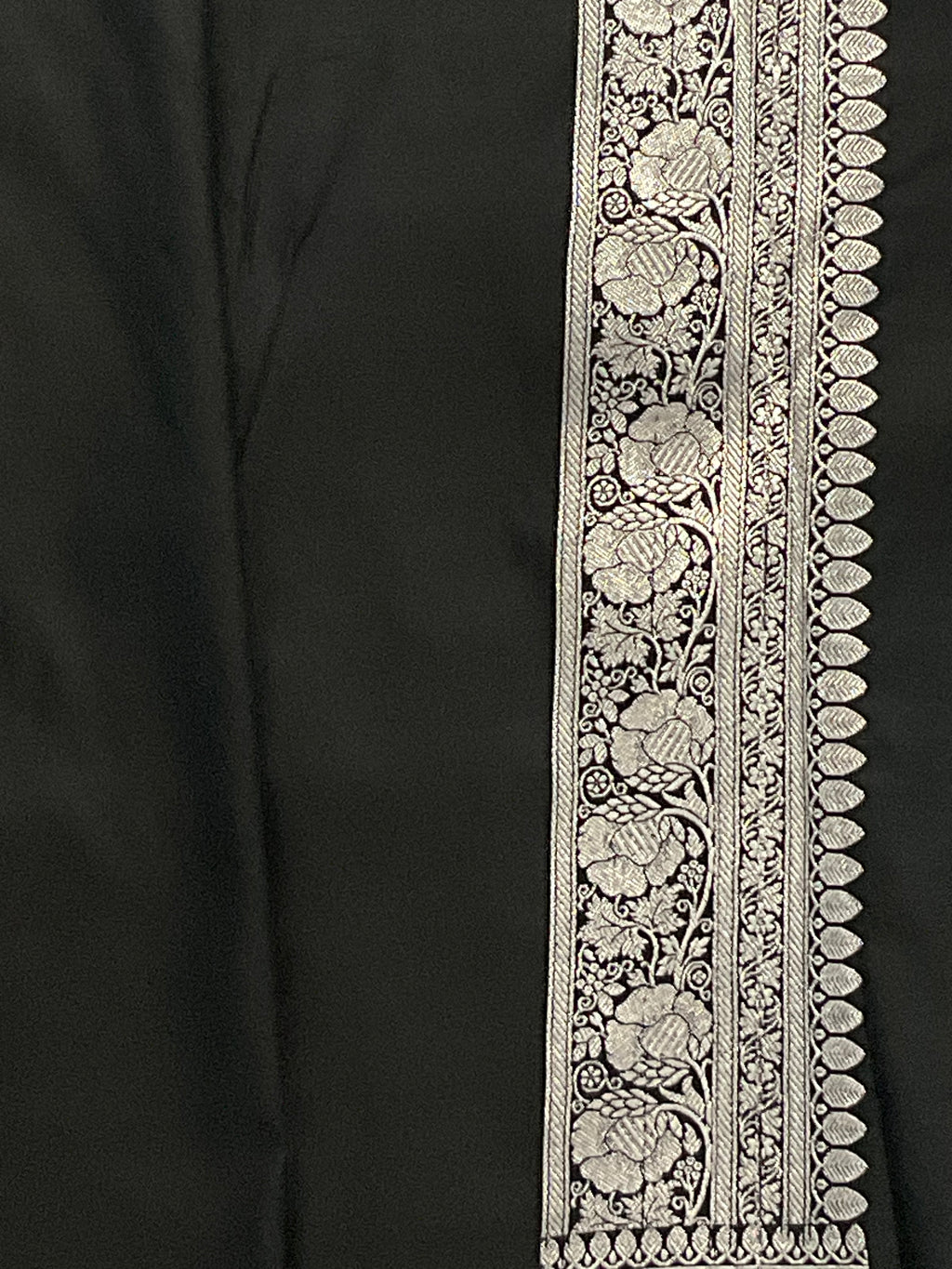 Handloom Banarasi Silk Saree in Black with Silver Zari Border & Designer Zari Pallu