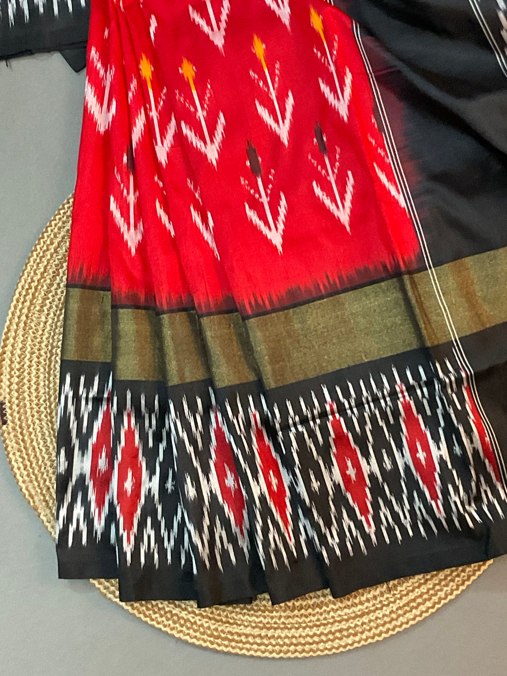 Red Pochampally Zari Silk Saree with Contrast Black Pallu & Plain Blouse