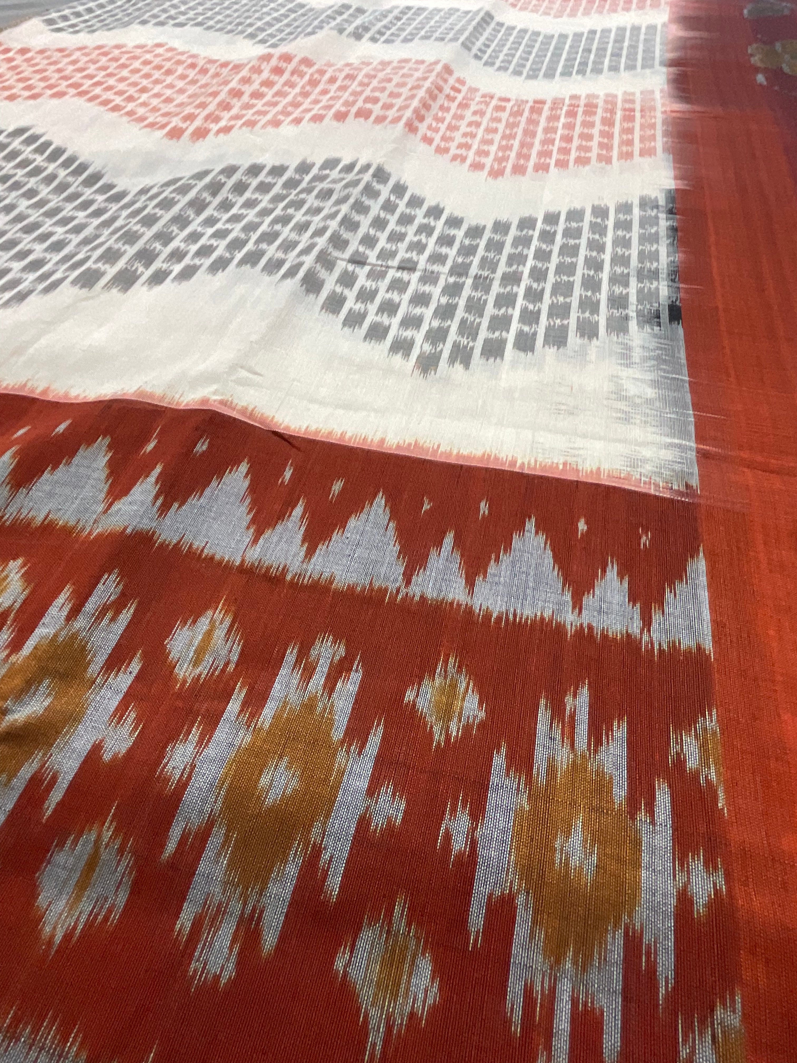 White Pochampally Handloom Cotton Saree – Ikkat Border with Brown Blouse