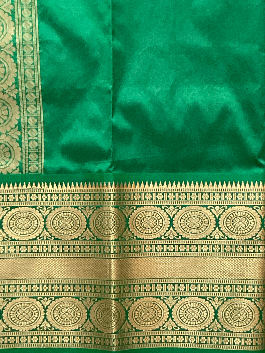 Red Kanchipuram Silk Saree – Green Contrast Pallu & Green Heavy Border with Blouse