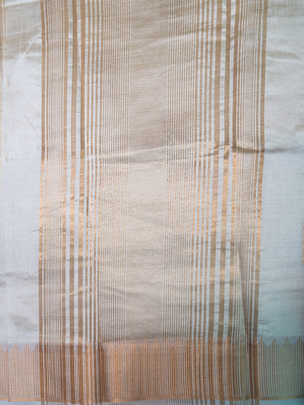 Cream beige handloom silk saree detail