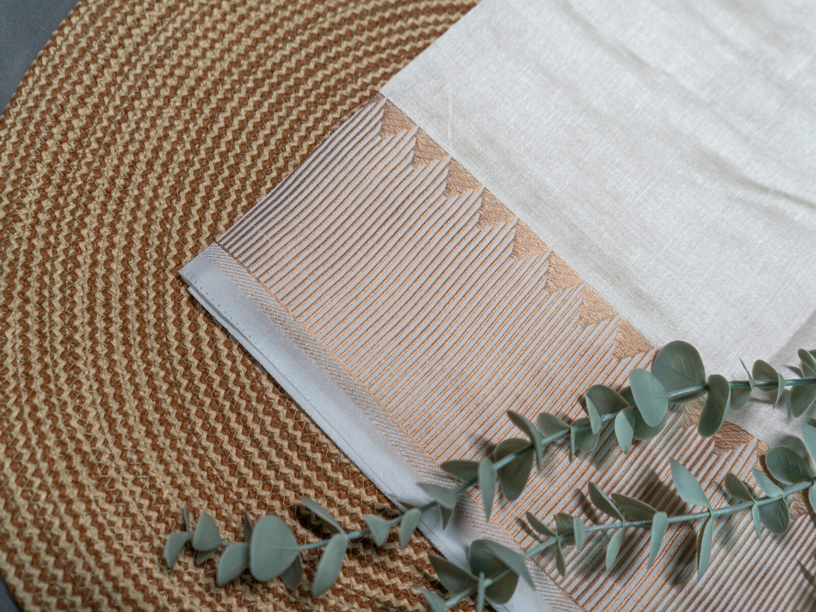Cream beige handloom silk saree detail